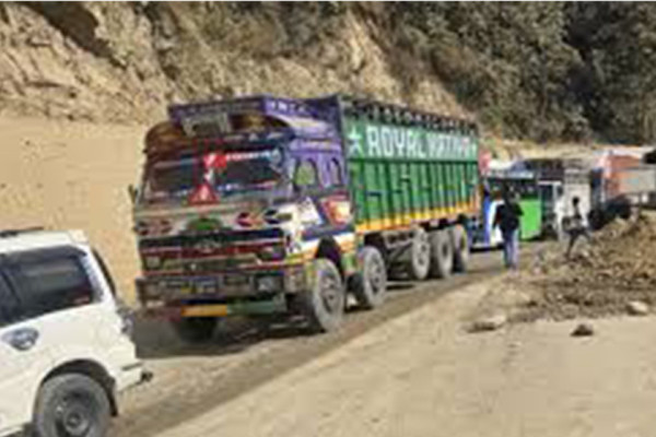 दाउन्नेमा तीन दिनदेखि जाम